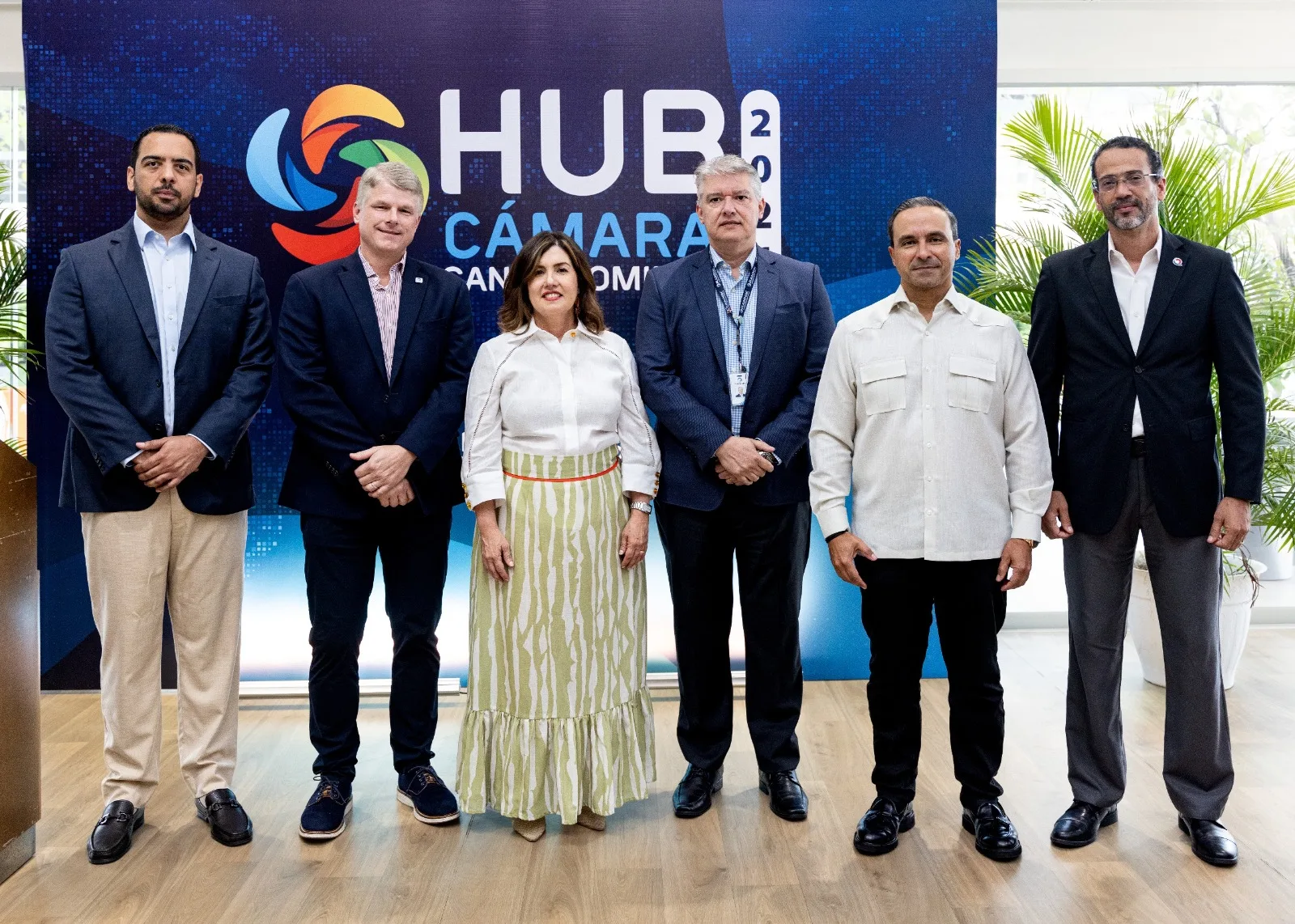 Presentación HUB 2026 cóctel de socios